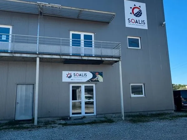 Local pro 200 m² - bureaux + entrepôt - disponible immédiatement - ZA Fontgrave