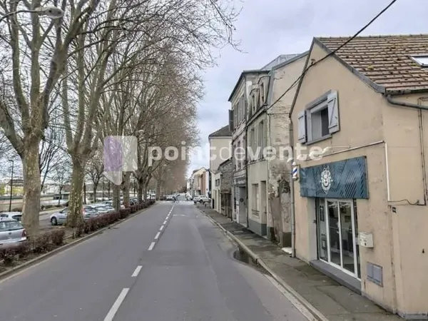 Local commercial 170 m²