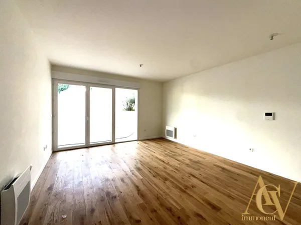 Superbe T3 avec Terrasse et Jardin à Cogolin