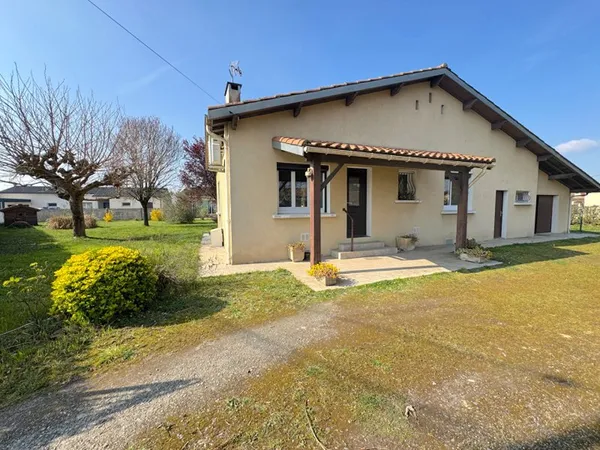 À VENDRE MAISON - LUMINEUSE PLEIN SUD AVEC JARDIN DE 1 443 m²