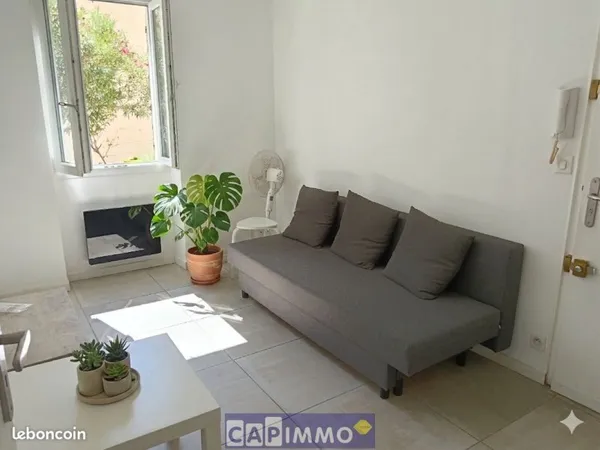 Studio 1 pièce 12 m²