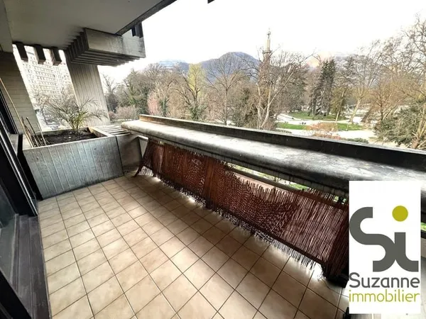 GRENOBLE Parc Paul Mistral T1bis avec Terrasse et vue Parc