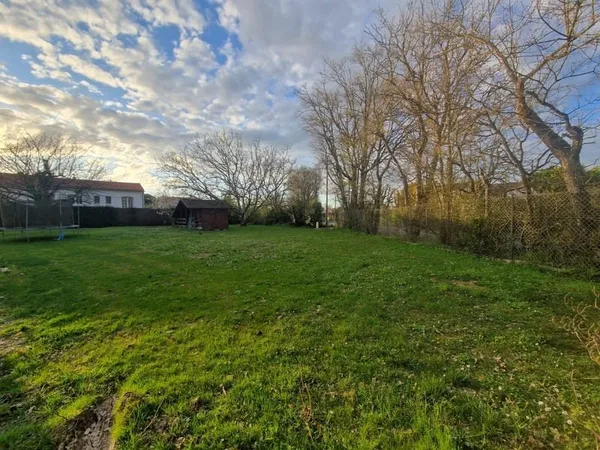 Terrain 640 m²