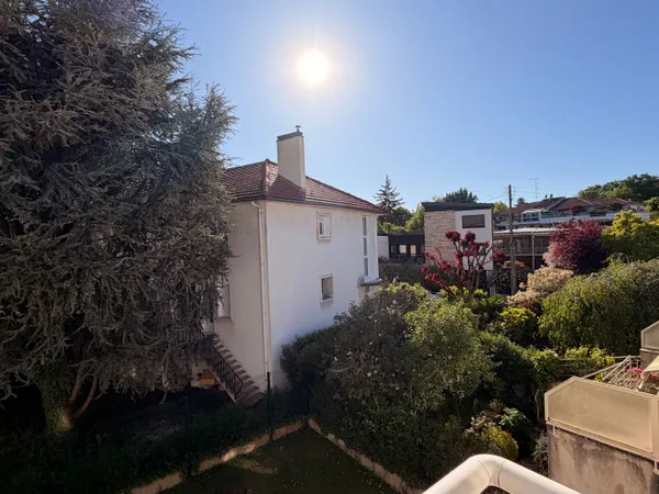 Appartement 3 pièces 74 M² avec balcon, cave et garage