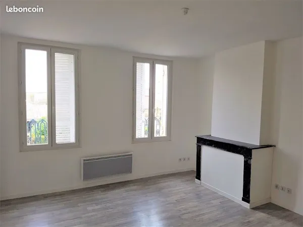 3 pièces bourg St Denis de Pile