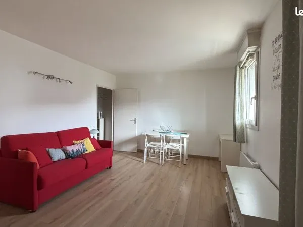 Studio 1 pièce 33 m²