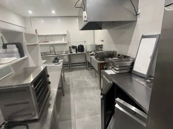 Dark Kitchen / Labo cuisine pro à Roubaix dispo immédiate
