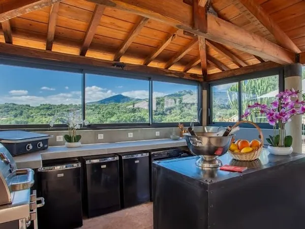 Villa 9 pièces 265 m²