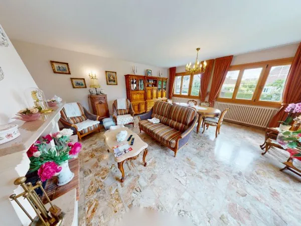 Maison Saint Mard 5 pièce(s) 249 m2 utiles