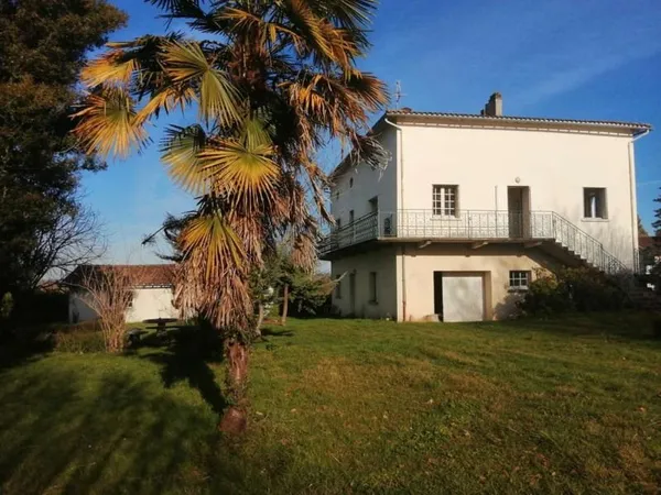 Maison deux logements grand terrain clos