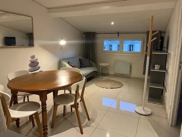 Beau T2 rénové 30m² meublé cours Lafayette
