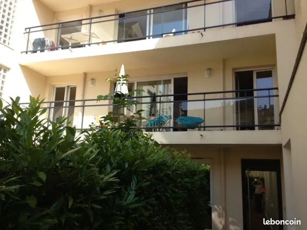 Appartement 4 Pieces récent, centre Sèvres, calme
