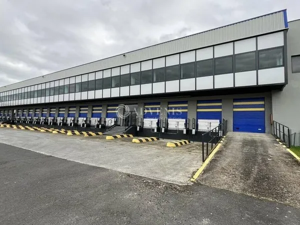 Entrepôt 10731 m²