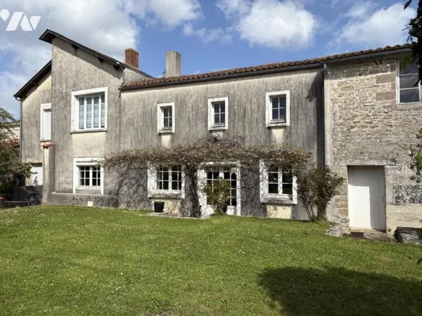 Maison 11 pièces 305 m²