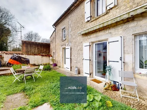 Ensemble immobilier 142 m² avec jardin - Dompierre-sur-Mer