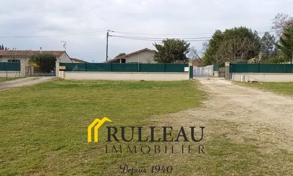 AMBARES TERRAIN DE 933 M2- LIBRE DE CONSTRUCTEUR- PROCHE DES