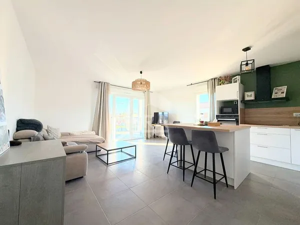 A VENDRE EN EXCLUSIVITE 13560 SENAS APPARTEMENT TYPE 3 PIECES D'ENVIRON 68M² AVEC TERRASSE ET 2 PLAC