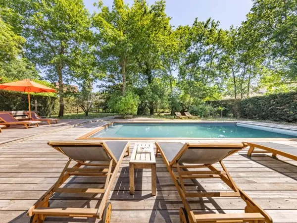 VILLA «COURBINE» AVEC PISCINE, À PROXIMITÉ DU GOLF ET DES PLAGES OCÉANES À ARCACHON - CAPACITÉ 12 PE