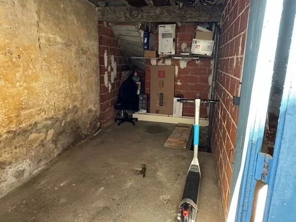 Garage à voiture + cave
