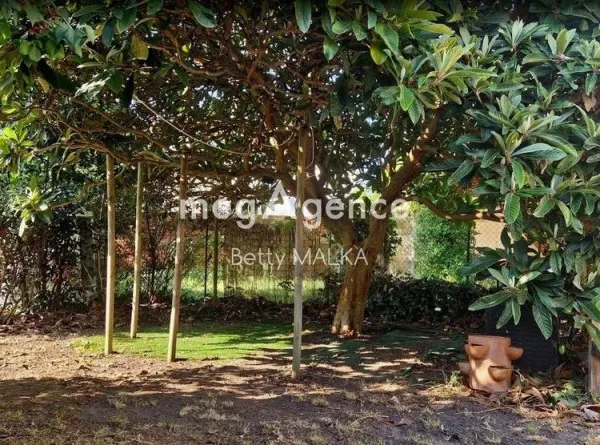 Maison traditionnelle non mitoyenne avec potentiel agrandissement