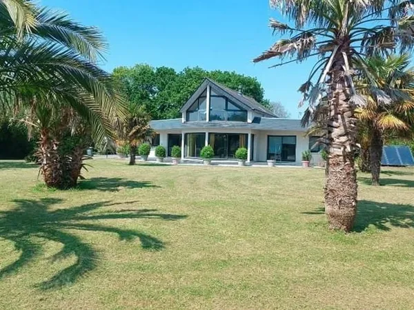 Maison 4 pièces 207 m²