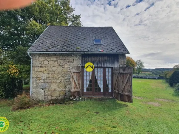 MAISON EN PIERRES