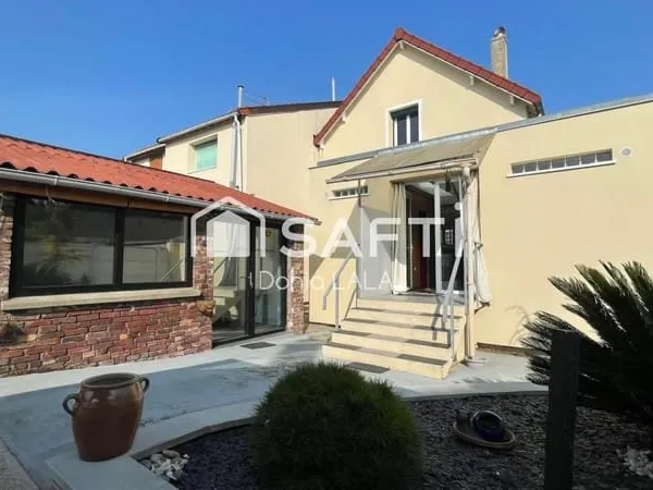 Maison de ville renovée avec un grand jardin