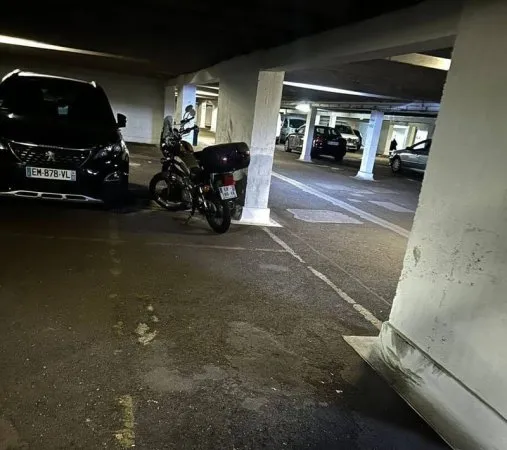 Parking 8 m²