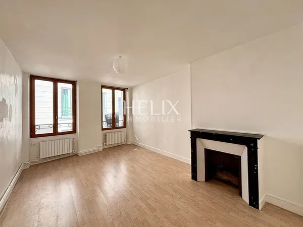 Charmant studio au coeur du centre ville à 2 minutes du RER A 1 pièce(s)25.28 m2.