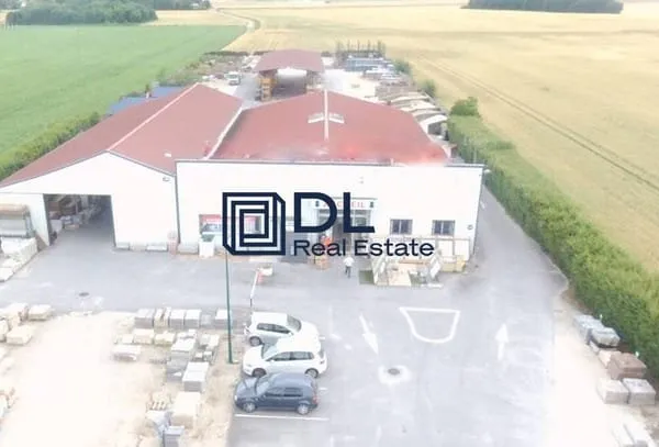 Commerce 4 pièces 1350 m²