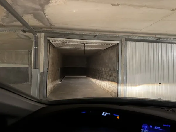 Loue parking 30m²