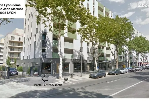 Garage / Box fermé sécurisé sous vidéo-surveillance Mairie de Lyon 8ème