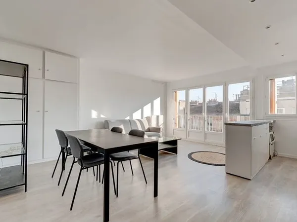 APPARTEMENT LUMINEUX - 2 PIECES - 45,39 M²
