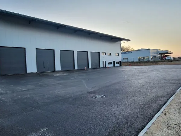 Entrepôt 210m²