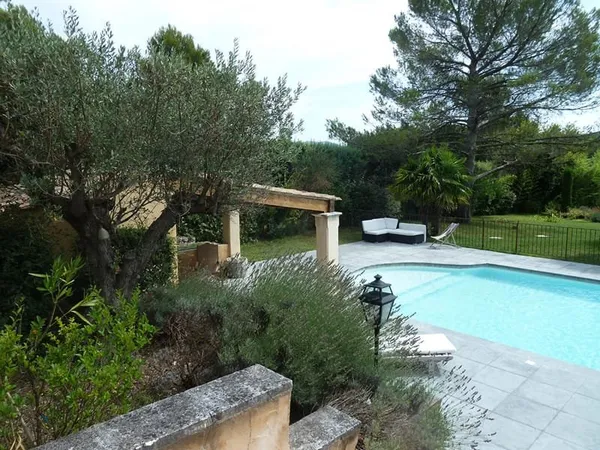 VILLA AIX EN PROVENCE - 8 pièce(s) -