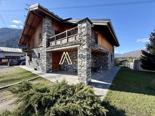 Maison récente avec atelier sur la commune de Seez
