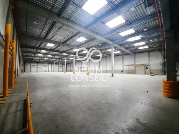 Entrepôt 9642 m²