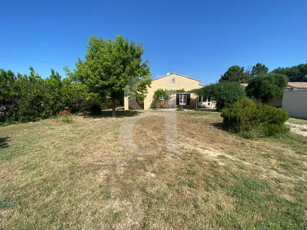 Jolie villa avec jardin et garage à Carpentras