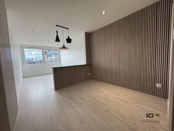 Jolie studio de 33m2 entierement refait au pied du tram