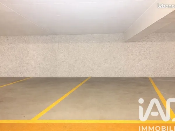 Parking/box Paris
