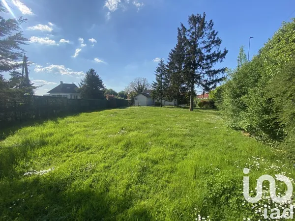 Terrain 749 m²