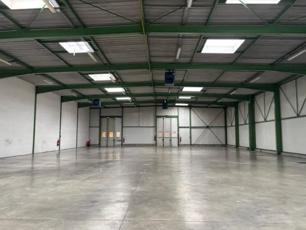 Local d'activité 3558 m²