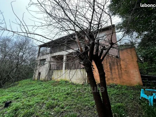 Villa 8 pièces 175 m²
