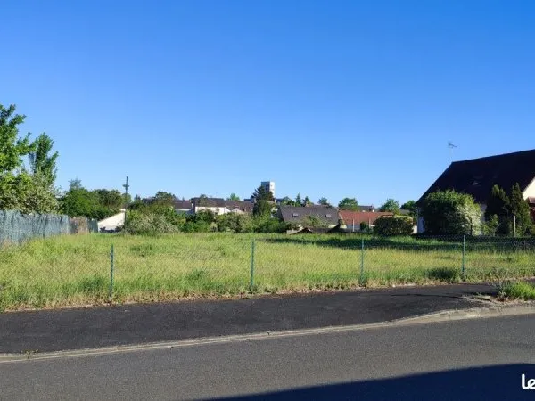 Terrain viabilisé avec double accès - cadre de vie idéal à Saint-Maur
