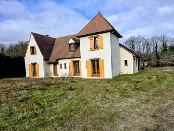 Villa spacieuse à vendre à Conflans-sur-Loing