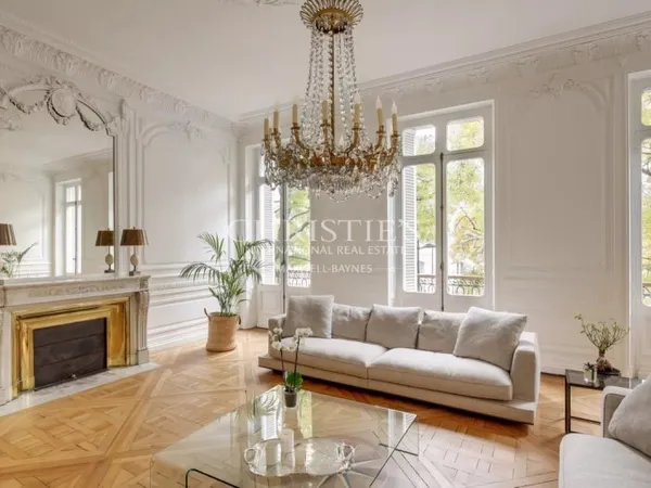 Jardin Public - Appartement de réception de 205m² avec balcons