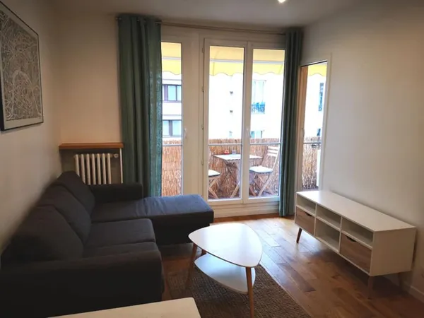 Loue Appartement Meublé avec Balcon