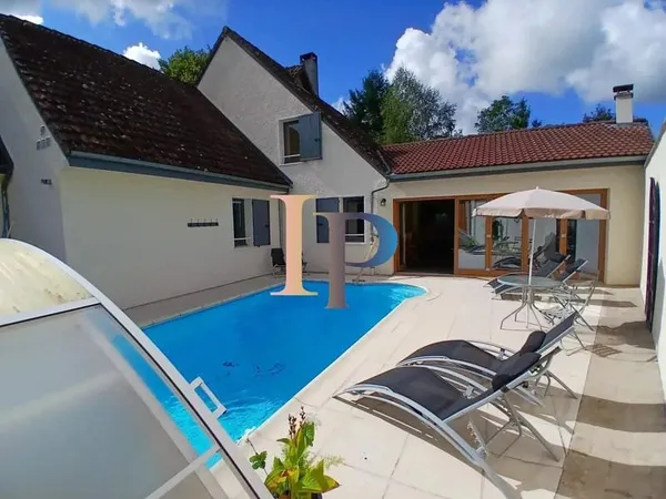 Maison et villa de prestige Vente Charlieu 14p 308m² 388000€