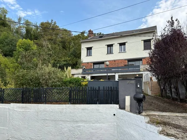 Maison 8 pièces 219 m²