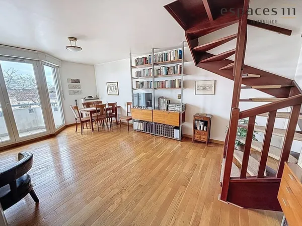 Superbe duplex 100 m² - Dernier étage - Plan de Troux